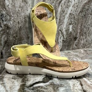Naturalizer yellow leather sandals S 9. Only worn once. Comfortable cork sole.